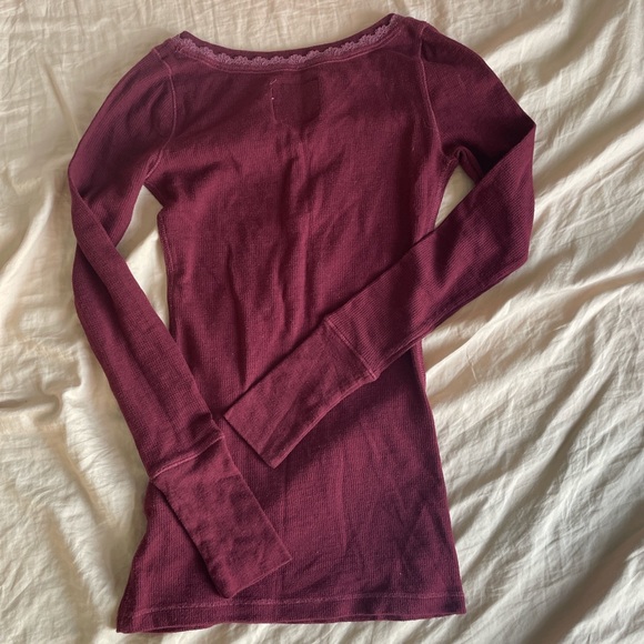 Abercrombie & Fitch burgundy top - Picture 4 of 4